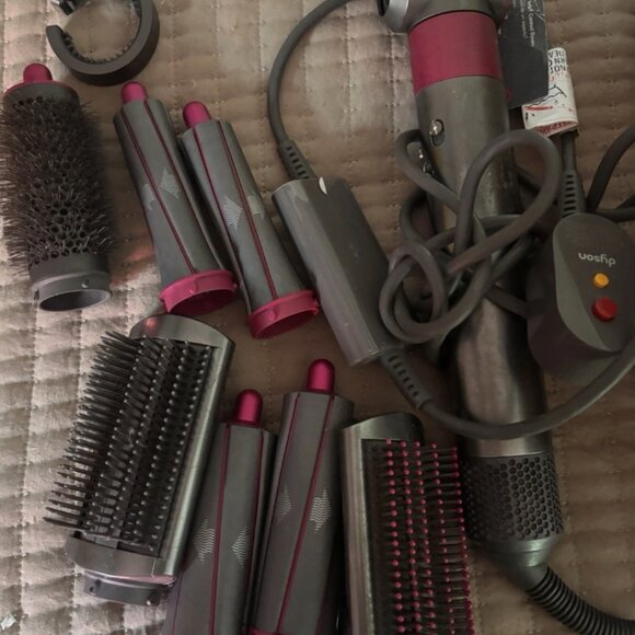 1st Gen Dyson Airwrap Multi Styler Set with Attachments and case Nickel/Fuchsia - Picture 3 of 3